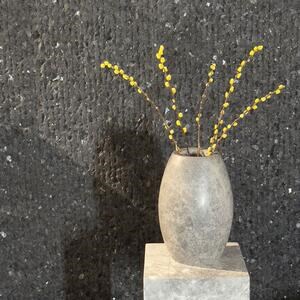 Autograph-Pisa Vase décoratif en marbre de toundra, 30 x 20 x 20 cm