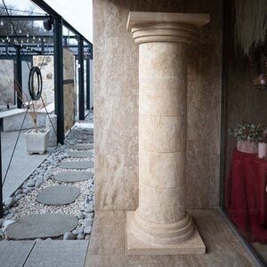 Base de colonne en travertin Romano Classic Riven, 60 x 60 x 20 cm