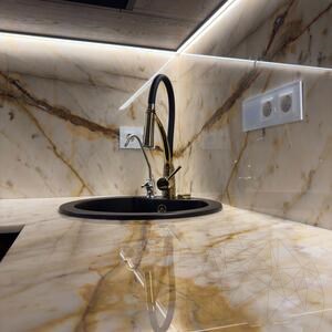 Calacatta Gold Pavé de Marbre Poli, 2 cm