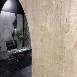 Dalle en travertin à veines Romano avec remplissage époxy, 2 cm