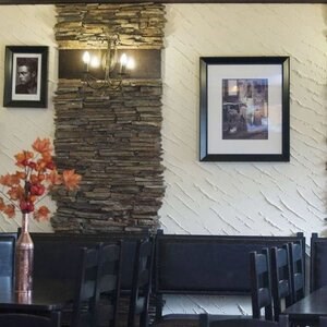 Ardoise brun rouille 3D Strips | Pierre décorative pour bardage vertical, extérieur-intérieur (10-12/palette)