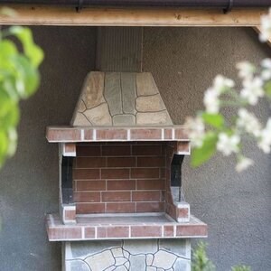 Petit barbecue de jardin traditionnel (charbon de bois/bois, 100x60x210 cm, 650 kg, pierre naturelle de Rhodes, brique)