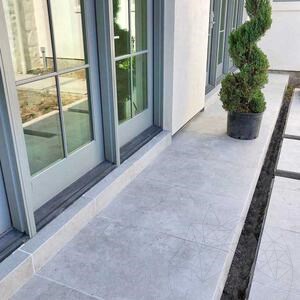 Pierre frittée L'ALTRA PIETRA Duomo Bluestone Grey, 60 X 90 X 2 cm, R11 - Antidérapant pour usage extérieur