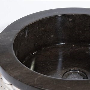 Lavabo, Cercles de marbre noir