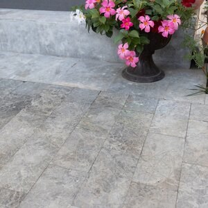 Marbre sablé gris Tundra, 15.2 x 30.5 x 3 cm, Produit sur commande spéciale