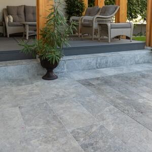 Marbre gris toundra sablé, 60 x 30 x 2 cm