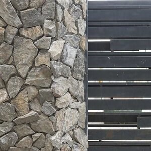 Rock Face Akron Poligonal Marble