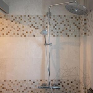 Mosaïque de marbre blanc Honey Onyx et de marbre poli Emperador, 2.3 x 2.3 cm