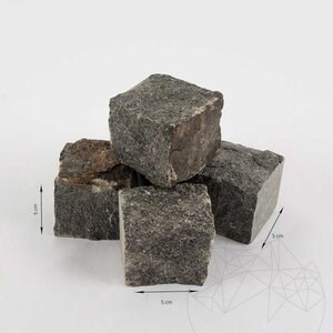 Pavé de granit à face éclatée anthracite, 5 x 5 x 5 cm, 1 tonne = 7-8 m²