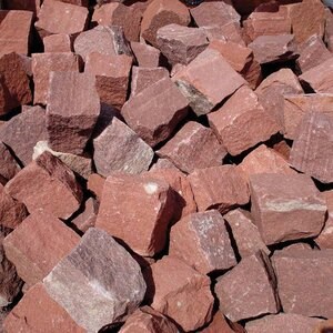 Pavé de grès rouge de Vidin Riven, 10 x 10 x 5 cm, 1 tonne = 9-11 m²