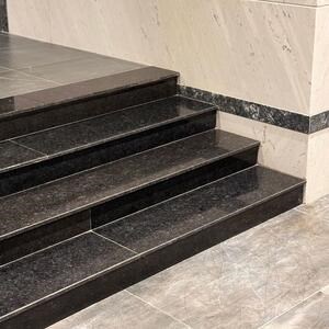 Granit Black Pearl Polisat 2 cm - Comptoirs, marches, émaux et pièces sur mesure