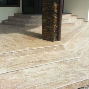 Travertine Latte Polisat 2 cm - Comptoirs, marches, émaux et pièces personnalisées