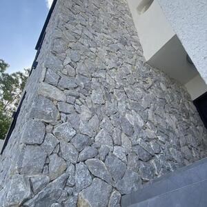 Parement extérieur pierre marbre Rock Face Blue