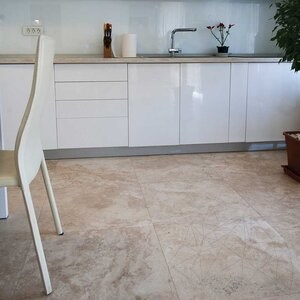 Travertin adouci à coupe transversale Classic PREMIUM, 61 x 61 x 1.2 cm