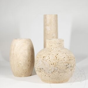 Vase en travertin Venetia Classic Riven, 30 x 30 x 30 cm