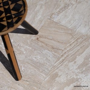 Ensemble de motifs français en travertin Striato Beige adouci, 1.2 cm