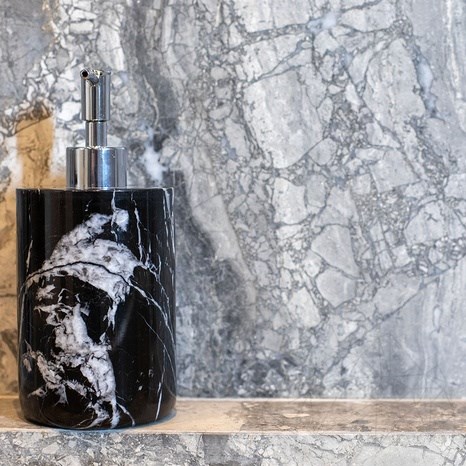 Distributeur de savon liquide en marbre Nero, 19.5 x 8.5 cm