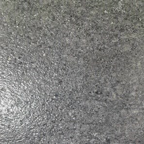 Granit noir nacré, finition cuir 2 cm - Comptoirs, marches, émaux et pièces sur mesure