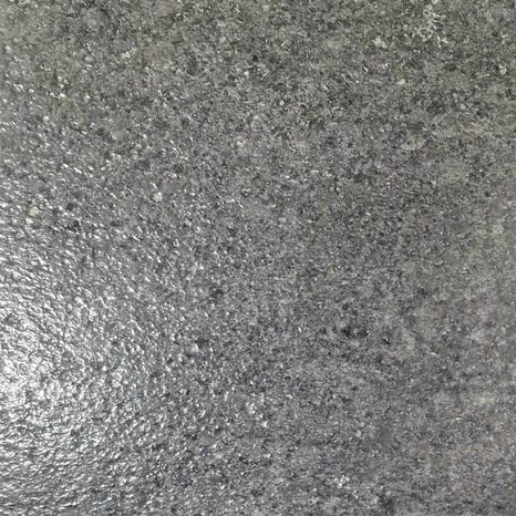 Granit noir nacré, finition cuir 2 cm - Comptoirs, marches, émaux et pièces sur mesure