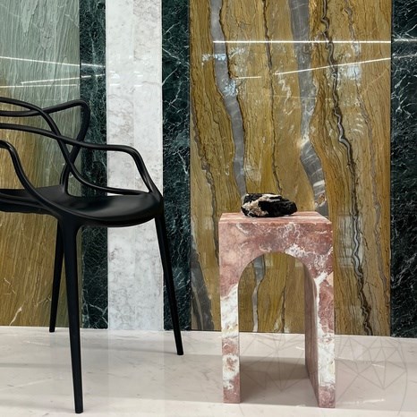 Table d'appoint Archy en travertin rouge opium