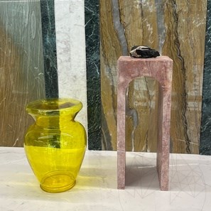Petite console Archy en travertin rouge opium