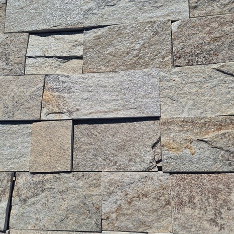 Ardoise Sahara Natur, 10cm x LL x 1.3cm | Pierre décorative - Dalles verticales, extérieur-intérieur (25sqm/palette)
