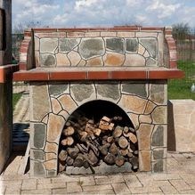 Table pour le grill  simple- Plaquée de pierre polygonale