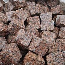 Pavé de granit Splitface Red Maple, 8 x 8 x 8 cm, 1 tonne = 5 m2