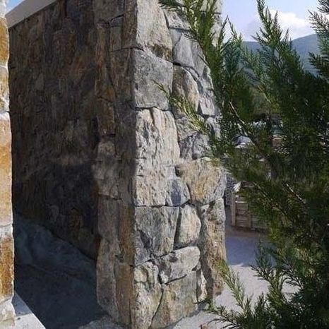 Marbre polygonal Akron Rock Face, pièce d'angle