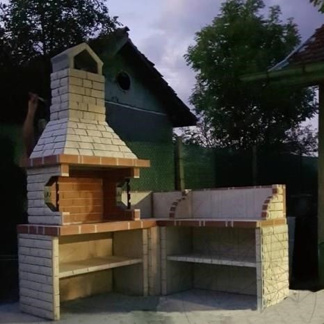 Barbecue de jardin Mediteraneo Medium avec étagère (Fusain/Bois, 120x70x210 cm, 800 kg, pierre naturelle Vratza, brique)