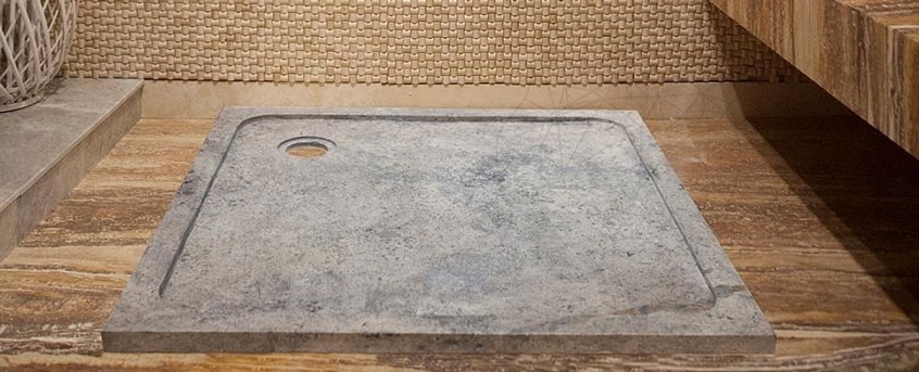 Remplacez votre ancienne baignoire par un receveur de douche en pierre naturelle