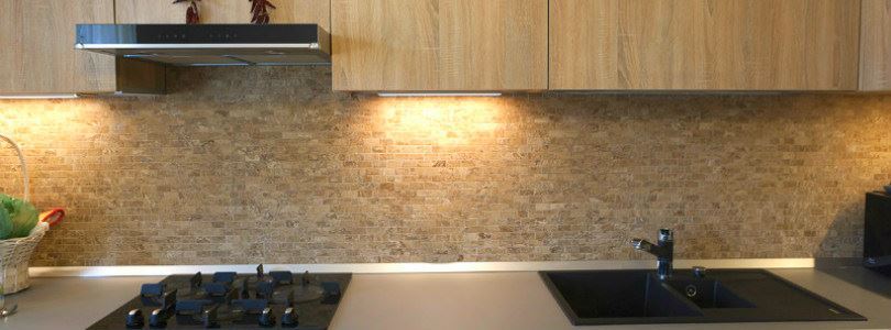 Comment poser une mosaïque en pierre naturelle
