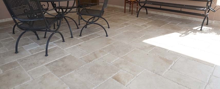Types de pavés en travertin pour votre terrasse