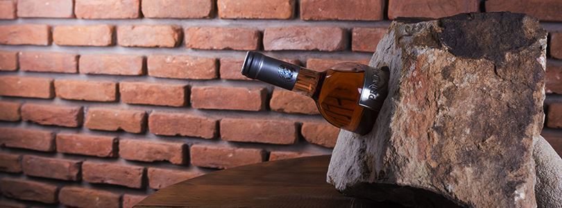 Gagnez un support en grès pour vos bouteilles de vin !