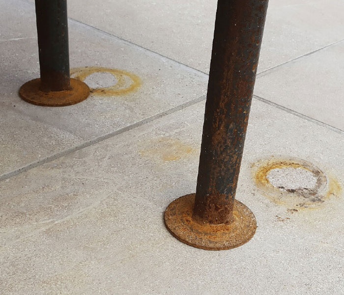 Comment enlever la rouille des dalles de pavage