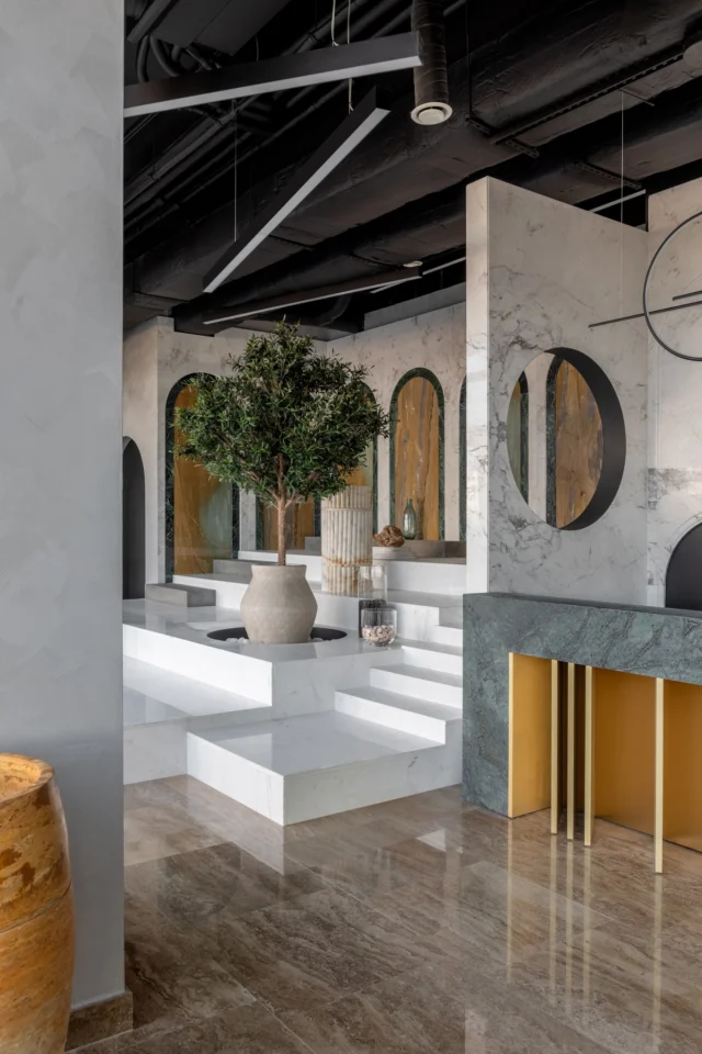Bine ai venit în casa noastră din Timișoara, un showroom gândit ca un spațiu de inspirație, unde piatra naturală nu…