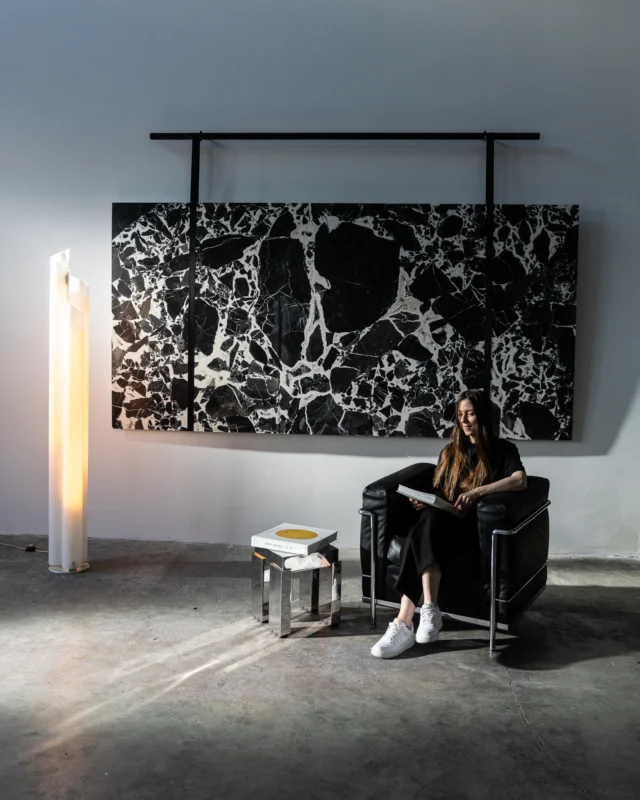 AIR Slabs. O nouă colecție în Slab Gallery. Piatra naturală intră într-o nouă etapă: mai suplă, mai ușoară, mai liberă…
